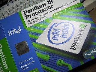 Pentium3/700E(FC-PGA)な外箱