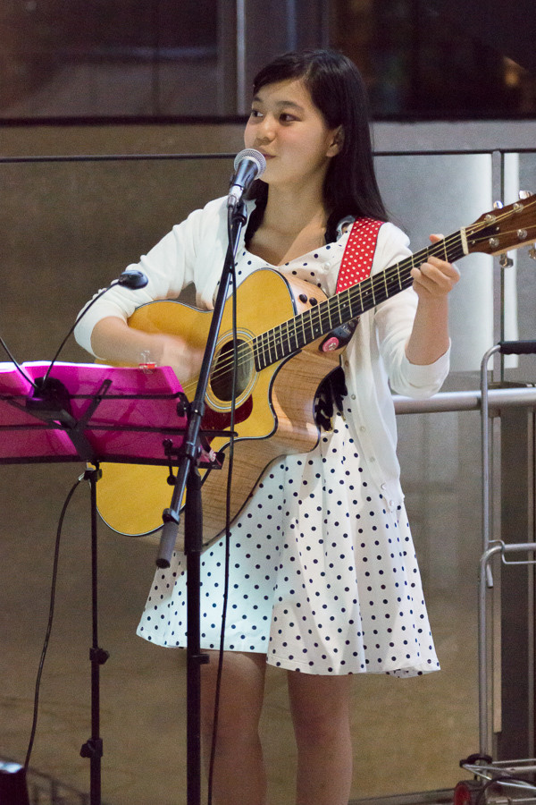 戸田桃香 MUSIC BUSKER IN UMEKITA ストリートライブ